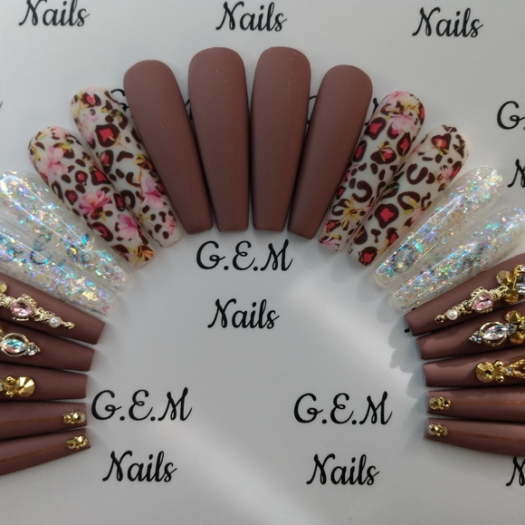 Press on nails (extra long coffin) - Picture 2 of 3